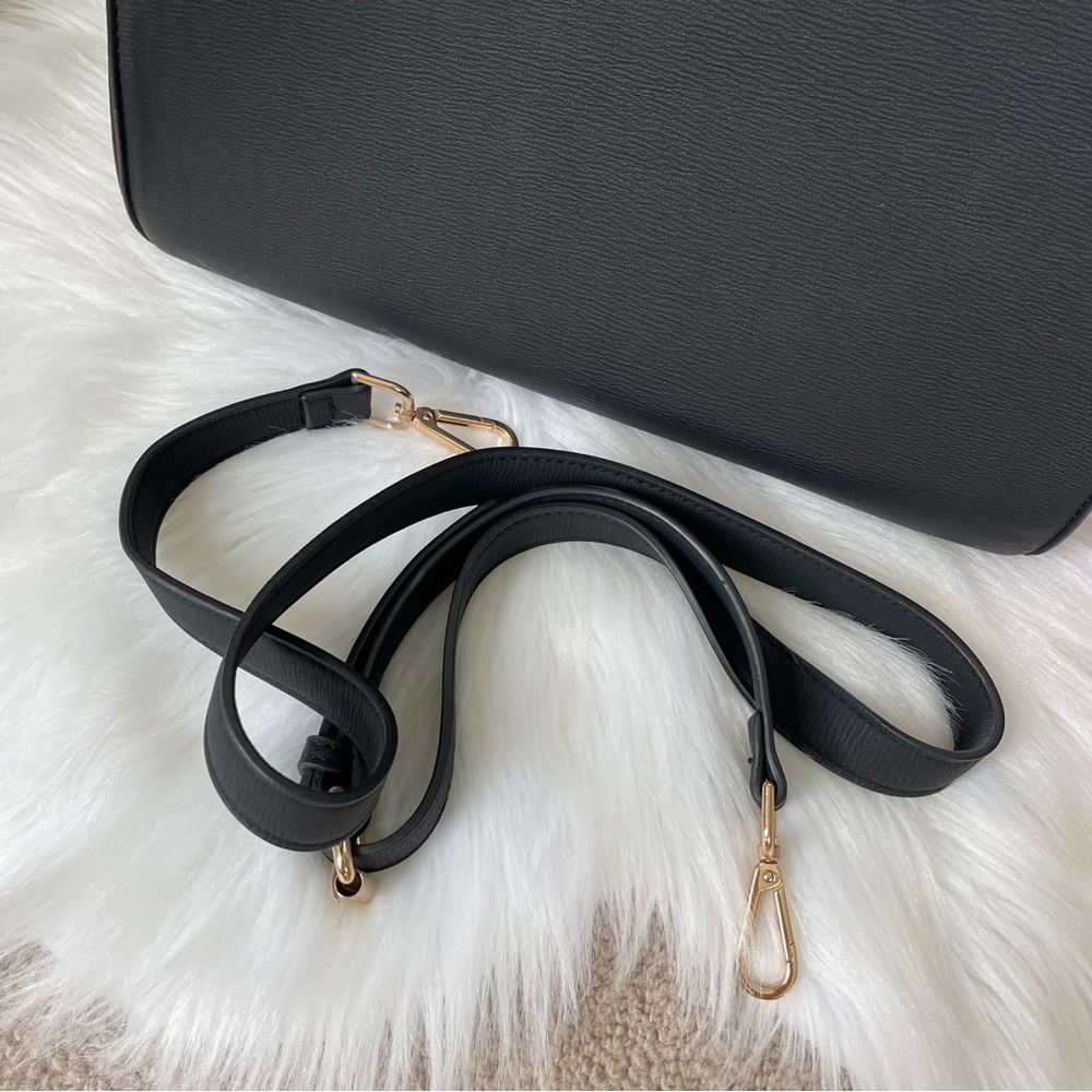 Basic Crossbody Handbag - image 3